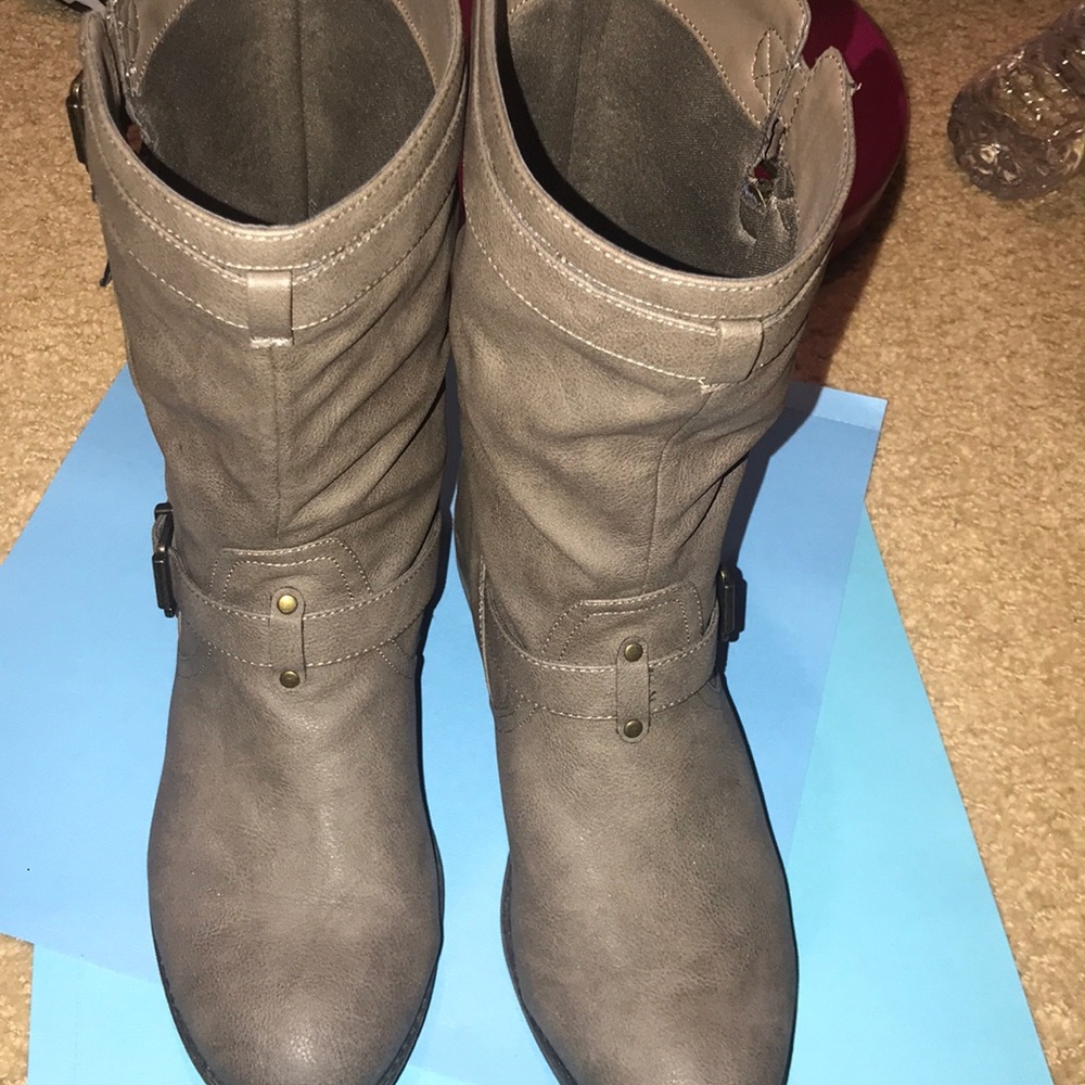Short boots